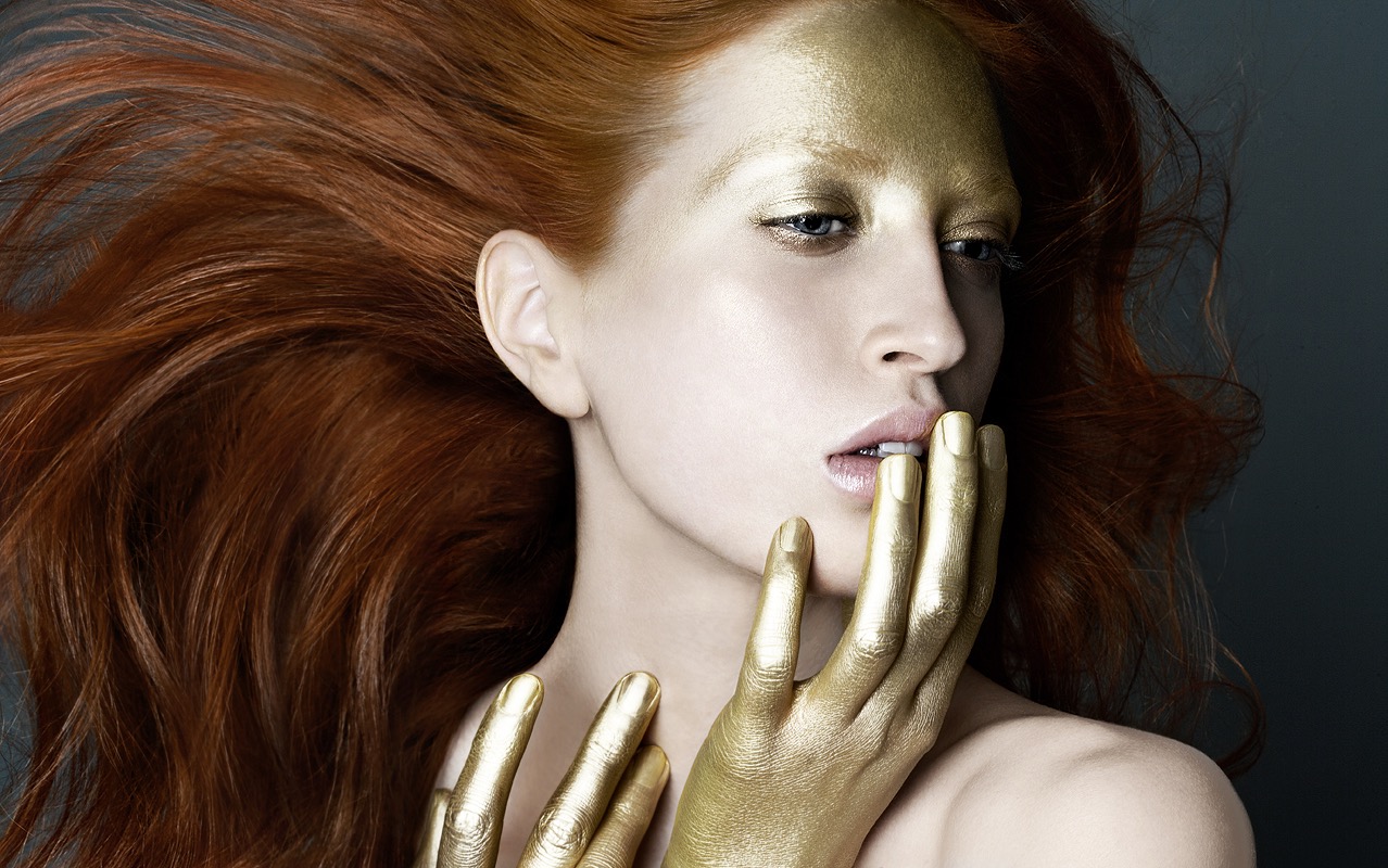 VOGUE • Fotografie: Jackie Hardt. Hairstyle: David Lee Grenda.