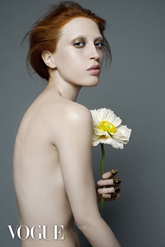 VOGUE • Fotografie: Jackie Hardt. Hairstyle: David Lee Grenda.